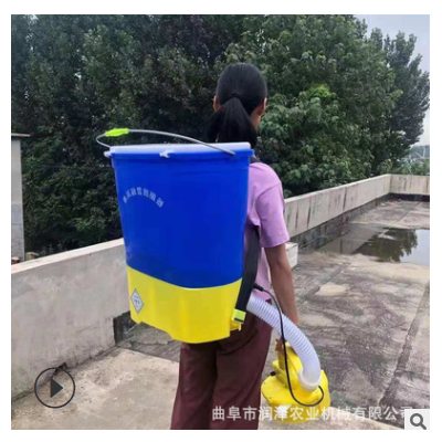單兵融雪拋灑器背負式電動追肥農(nóng)用顆粒撒肥機魚塘飼料自動拋撒機