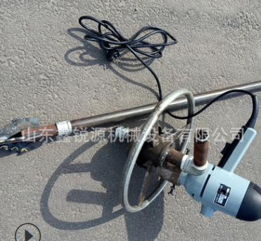 廠家直供圓盤打井鉆機手持式小型農(nóng)用打井鉆機家用小型電動打井機