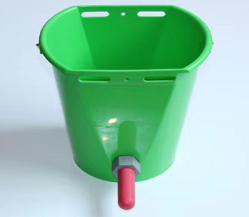 犢牛喂奶桶（綠色含奶嘴）8L價格65元