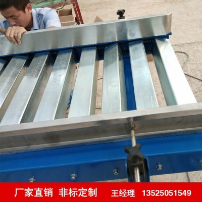 碼垛機(jī)廠家供應(yīng) 整平輸送機(jī) 全自動裝箱碼垛機(jī)