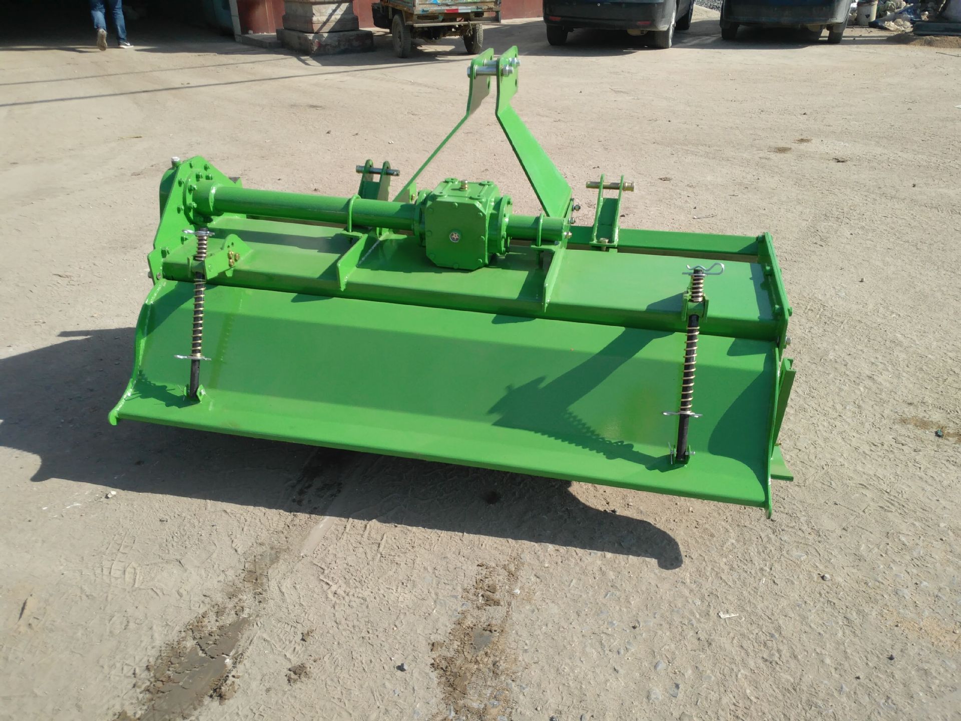 1GLN-160側(cè)傳旋耕機(jī)