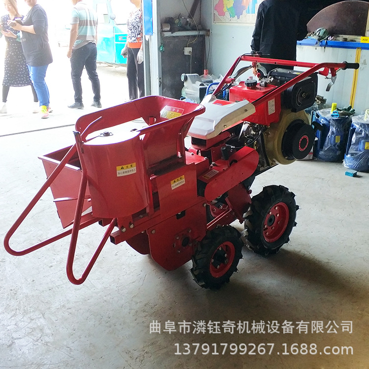丘陵玉米收獲機(jī)