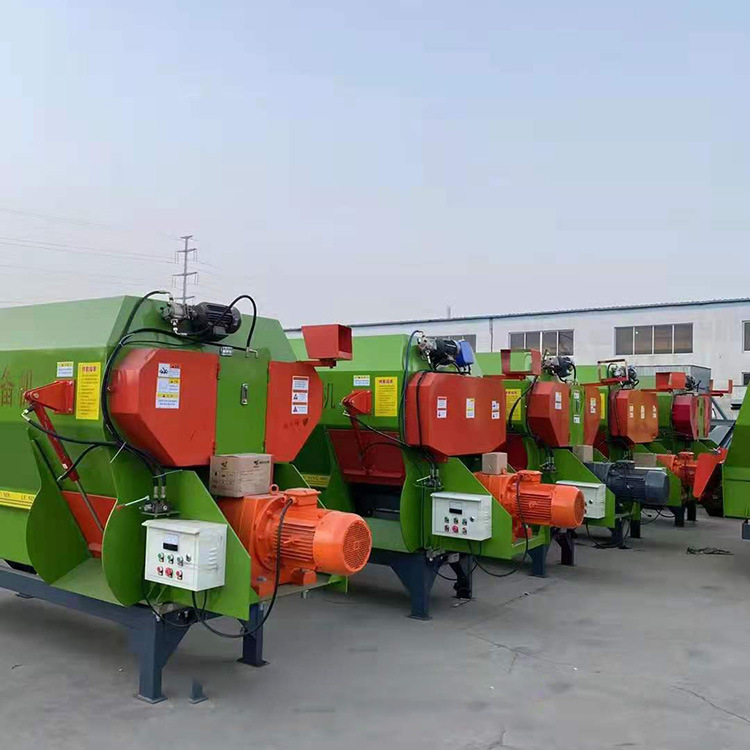 臥式飼料攪拌機(jī) 小型牛場(chǎng)飼料拌料機(jī) 電話議價(jià)