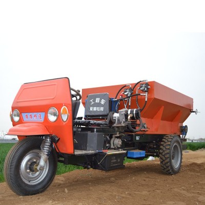 東北農(nóng)田撒糞車牛羊糞便撒糞車 四輪懸掛農(nóng)家糞便撒肥機(jī)