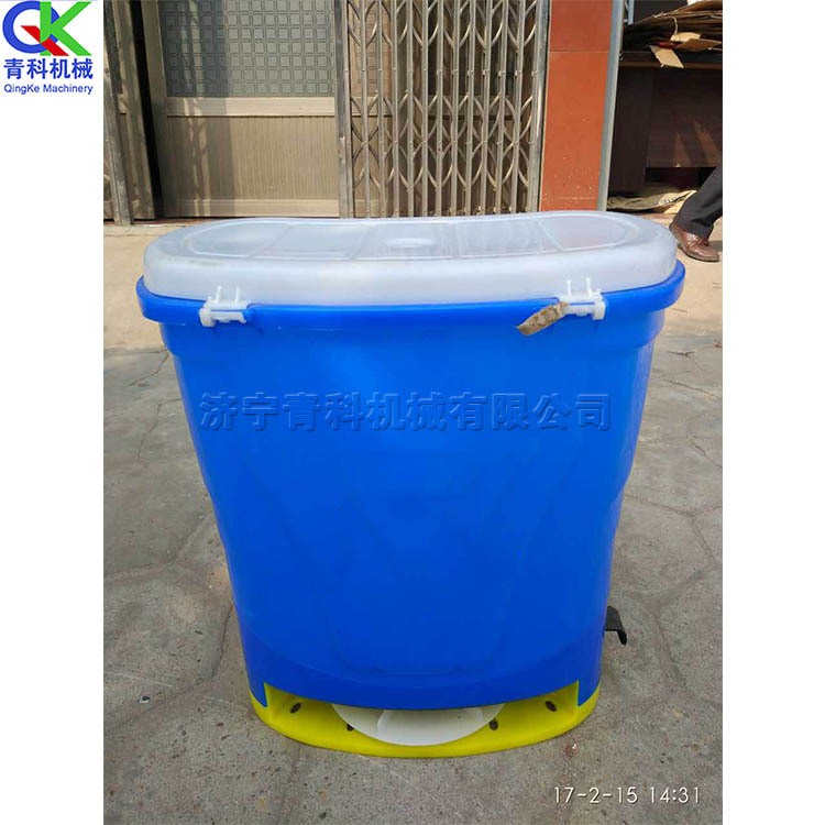 后背式施肥機(jī) 農(nóng)用施肥播種工具 23型復(fù)合肥撒肥桶 電動(dòng)機(jī)械