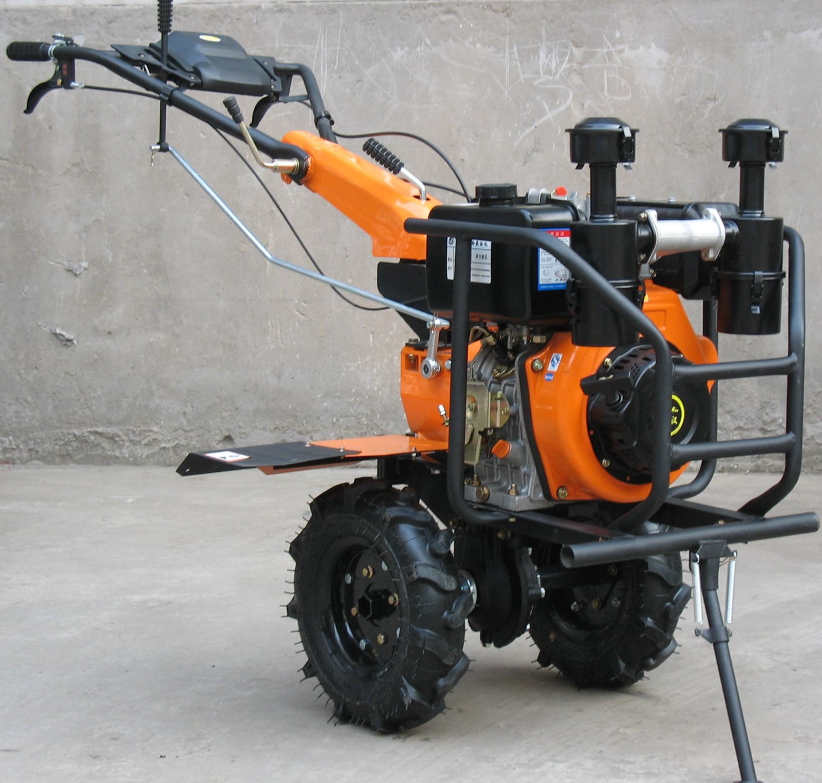 批發(fā)186F柴油微耕機(jī) 9馬力柴油微耕機(jī) 大保險(xiǎn)杠186柴油微耕機(jī)價(jià)格