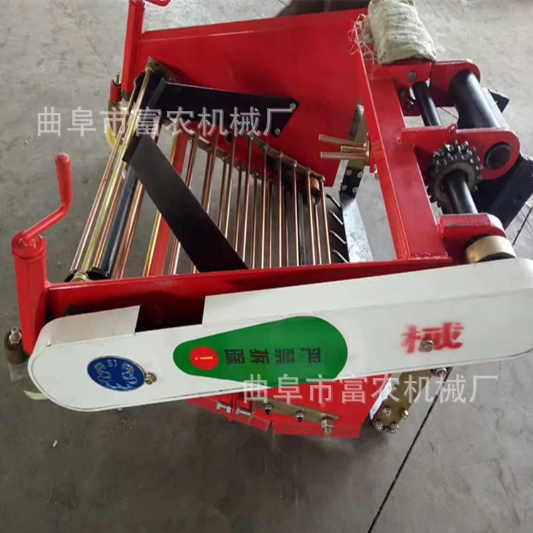 手扶拖拉機(jī)配套土豆收獲機(jī) 小型土豆收獲機(jī)手扶帶土豆收獲機(jī)