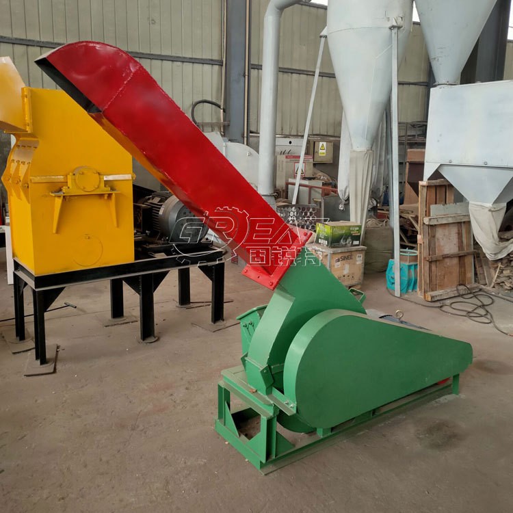 小型盤式木材切片機(jī) 斜進(jìn)料口樹枝削片機(jī) 竹子削片機(jī)