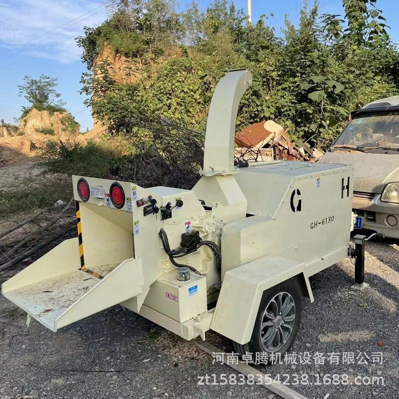 大型車載移動(dòng)樹枝粉粹機(jī)邊角料木材破碎機(jī)柴油動(dòng)力圓木枝條處理機(jī)