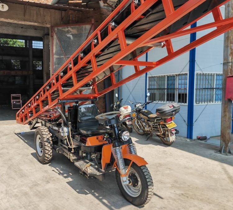 糧食運(yùn)輸設(shè)備 電動(dòng)行走式輸送機(jī) 傳送帶 運(yùn)行穩(wěn)定 多種型號(hào)