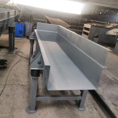振動(dòng)給料機(jī)廠家 雷誠(chéng)機(jī)械 電機(jī)直線輸送設(shè)備供應(yīng)