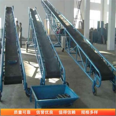 大傾角糧食運(yùn)輸機(jī)圖片 帶式物料上料機(jī) 行走固定皮帶輸送機(jī)
