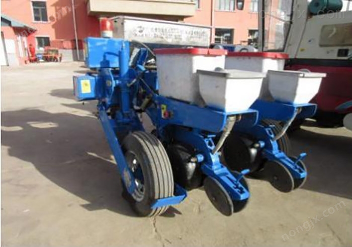興義農(nóng)豐2BJM-2型精密免耕施肥播種機(jī)