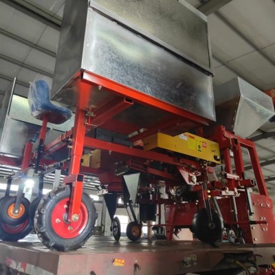 菠蘿鳳梨移栽機 兩行栽苗機 結(jié)構(gòu)緊湊合理 株距行距可調(diào) 森盈