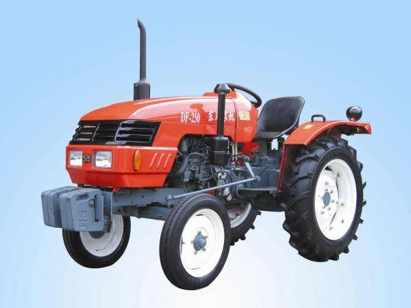 東風(fēng)250輪式拖拉機(jī)