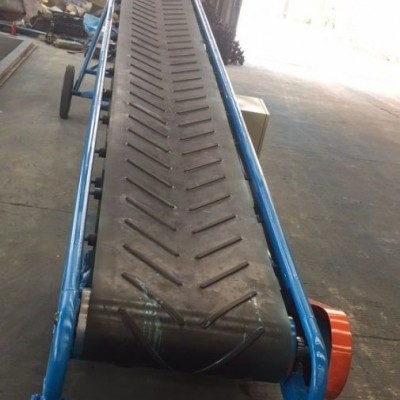 正鑫廠家定制皮帶輸送機(jī) 升降帶式上料機(jī) 爬坡輸送帶 糧食裝車