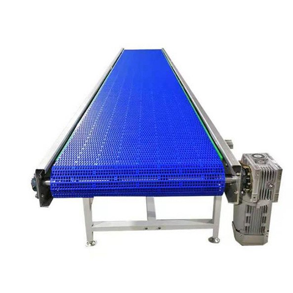 聚乙烯PE塑料鏈板轉(zhuǎn)彎輸送機物流快遞流水線PVC擋板式爬坡提升機