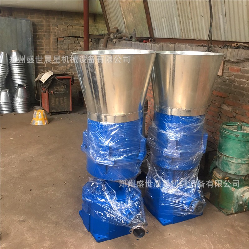 干濕兩用飼料顆粒機(jī) 糧食玉米秸稈制粒機(jī)牛羊豬顆粒擠壓機(jī)