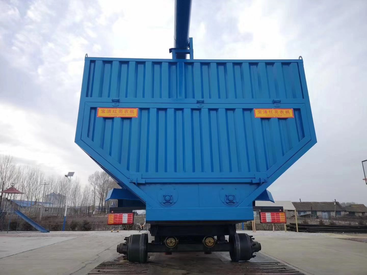 牽引式精播機(jī)加肥車(chē)