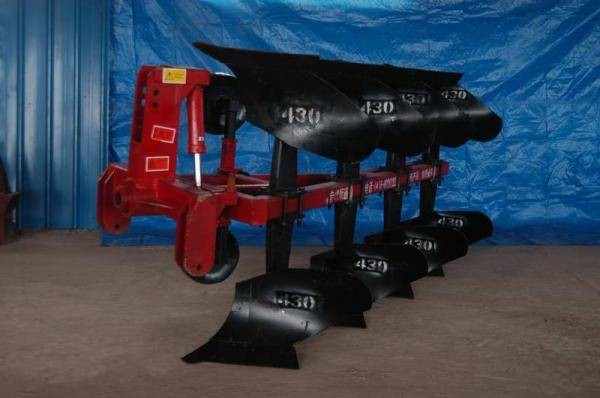 1LF-430 液壓翻轉(zhuǎn)雙向犁