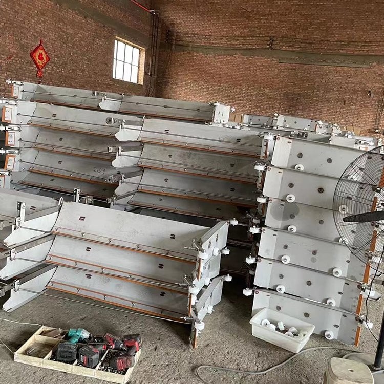 百民定制 不銹鋼刮糞機(jī) 養(yǎng)殖場(chǎng)糞便清理設(shè)備 多規(guī)格可定制