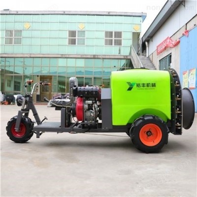 新款小型乘坐式柴油打藥機(jī)