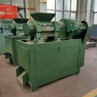 干法有機(jī)肥造粒機(jī) 復(fù)混肥雙輥擠壓制粒設(shè)備 粉末對輥擠壓造粒機(jī)