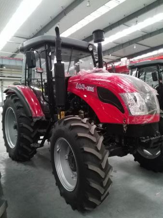 東風(fēng)1404輪式拖拉機(jī)