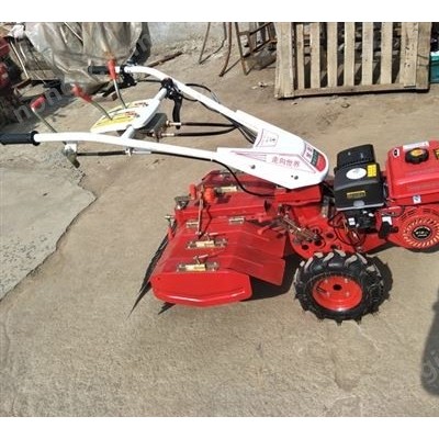 四驅(qū)微耕機(jī)