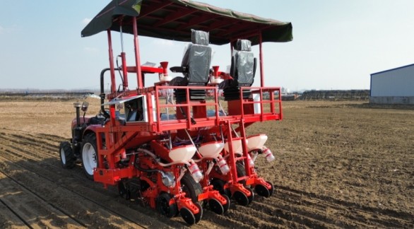 玉米小區(qū)四行精播機(jī)（高配版）