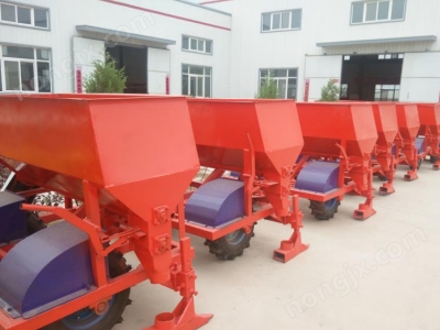 開(kāi)溝施肥機(jī)圖片展示