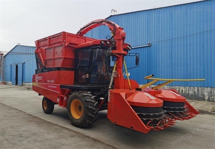 原陽偉凡4QZ-2600自走式青飼料收獲機(jī)