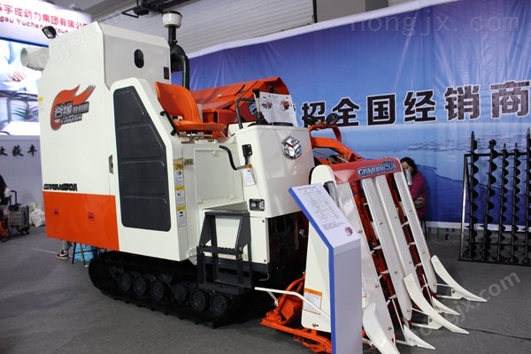 宇成4LBZ-150A半喂入聯(lián)合收割機(jī)