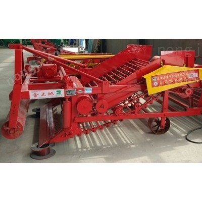 花生收獲機側(cè)面