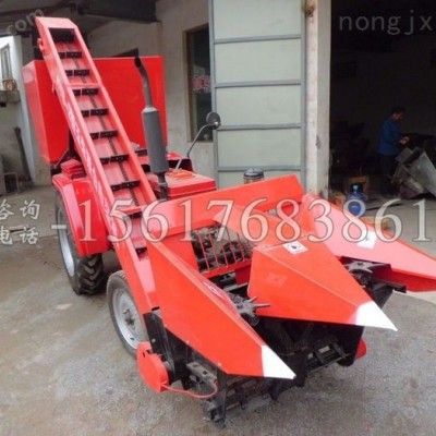 小四輪玉米收割機