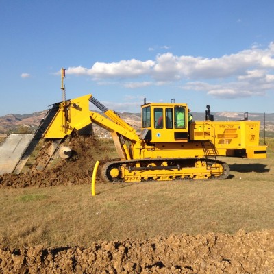 開溝鋪管機(jī)農(nóng)田暗管排水工程