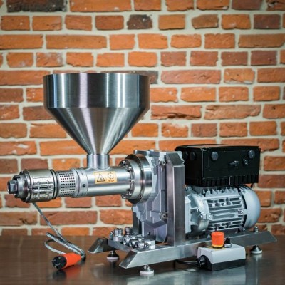 葡萄籽油冷壓榨油機(jī)德國原裝進(jìn)口歐維克OW-400型出油率高性能穩(wěn)定